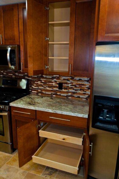 Self-closing Cabinet Doors