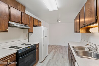 09 - 836 M St #301