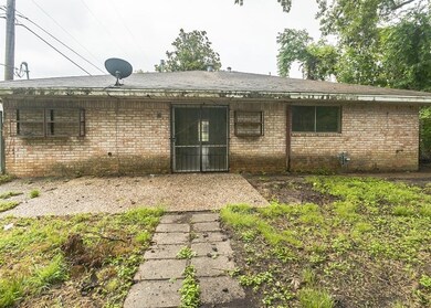 1806 Mosher Ln, Houston, TX 77088 - photo 3