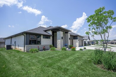 711 N Greer Ave-701