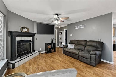 800 E 14th St, Kearney, MO 64060 - photo 2