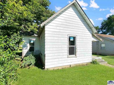 209 N Clay St, Edinburgh, IN 46124 - photo 2