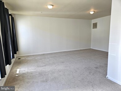 10328 Bridle Ct, Hagerstown, MD 21740 - photo 7