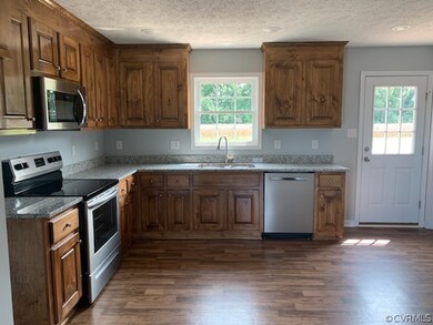 9 Eubanks Rd, Dunnsville, VA 22454 - photo 7