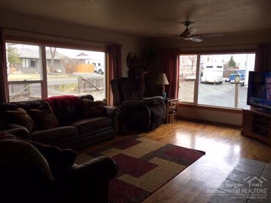 1014 Bridge St, Prairie City, OR 97869 - photo 5