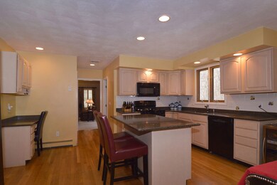 21 Rosemary Ln, Greenville, RI 02828 - photo 2