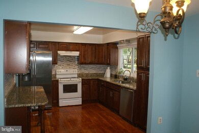 14918 Carriage Square Dr, Silver Spring, MD 20906 - photo 3