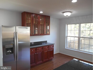 12213 Emerald Way, Germantown, MD 20876 - photo 5