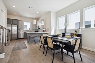 137 Eastwood St, Houston, TX 77011 - photo 4