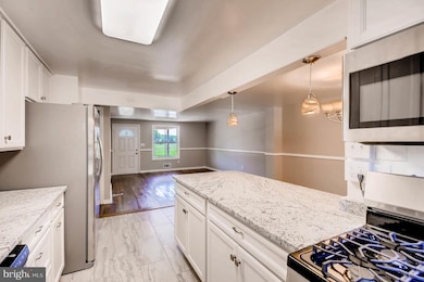 1004 Middleborough Rd, Essex, MD 21221 - photo 4