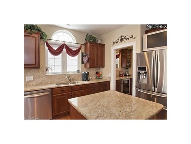 Undermount stainless steel sink and circle top win