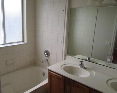 3041 Laurel Ridge Cir, Riviera Beach, FL 33404 - photo 4