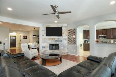 4362 Green Tree Dr, Round Rock, TX 78665 - photo 2