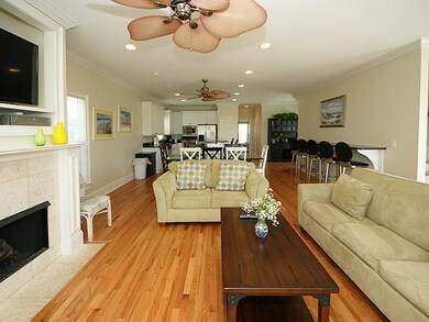 Living to dining to kitchen