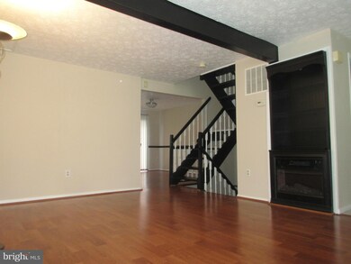 19112 Partridge Wood Dr, Germantown, MD 20874 - photo 7