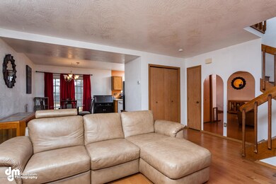 7988 Moose Run Circle-large-018-Living R