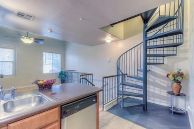 Kitchen and Family Room (6)