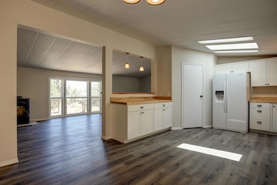 kitchen cabs and pantry