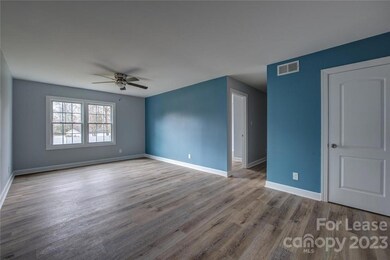 1048 Avondale Rd unit 17, Lowell, NC 28098 - photo 2