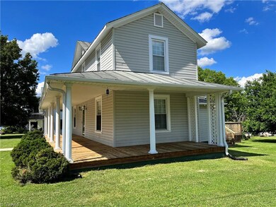 527 Barnes St, Reidsville, NC 27320 - photo 4