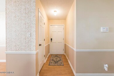 255 Jefferson Cir 8