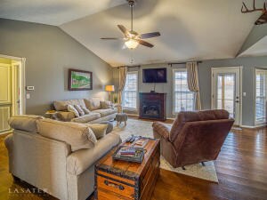 223 Hogan Dr, Harrison, AR 72601 - photo 2