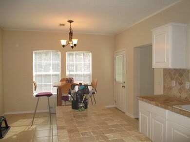Eat-in Kitchen