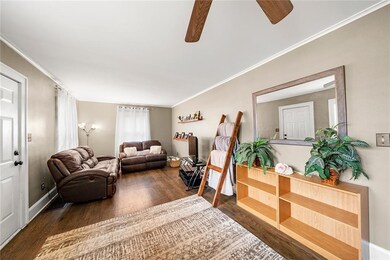 2209 38th St, Des Moines, IA 50310 - photo 6