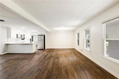 1019 Crestwood Ln, Stone Mountain, GA 30087 - photo 3