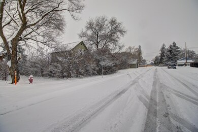 Approach to House