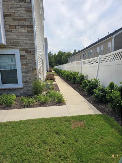 1005 Opal St unit 105, Suffolk, VA 23435 - photo 6