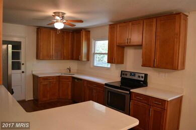 12909 Forest View Dr, Beltsville, MD 20705 - photo 2