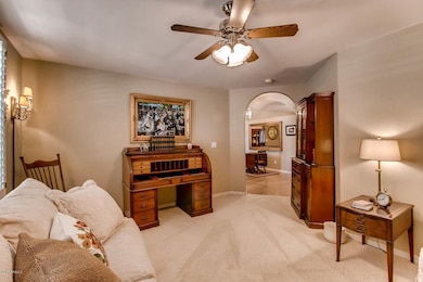 6081 W Rose Garden Lane-large-006-7-Livi