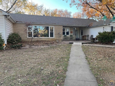 1129 SW Prairie Rd, Topeka, KS 66604 - photo 2