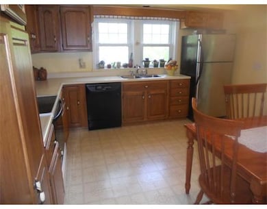 211 W Main St, Dudley, MA 01571 - photo 7