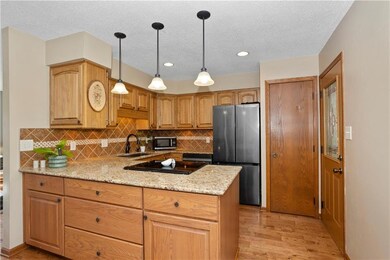 754 34th St, West Des Moines, IA 50265 - photo 7