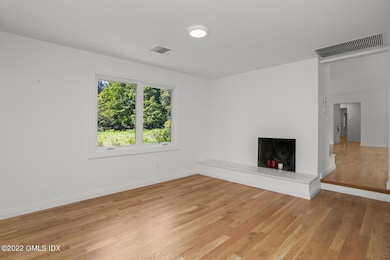 609 Round Hill Rd, Greenwich, CT 06831 - photo 4