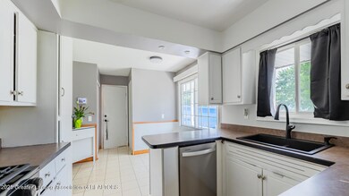 3326 W Willow St, Lansing, MI 48917 - photo 6