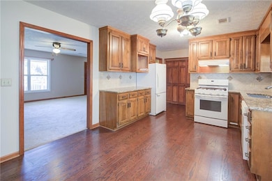 4920 Mccoy Cir, Cumming, GA 30040 - photo 3