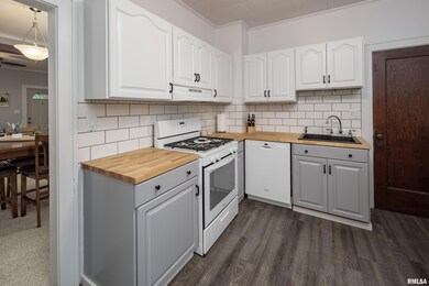 2020 3rd St, Moline, IL 61265 - photo 5