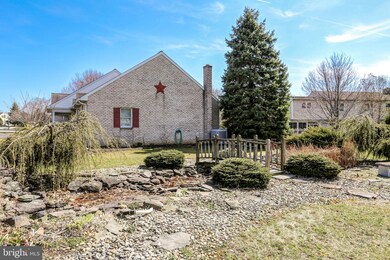 202 N Whisper Ln, New Holland, PA 17557 - photo 3
