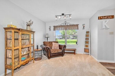 Sitting area/flex space