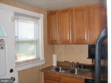 3811 26th Ave unit 3811, Temple Hills, MD 20748 - photo 7
