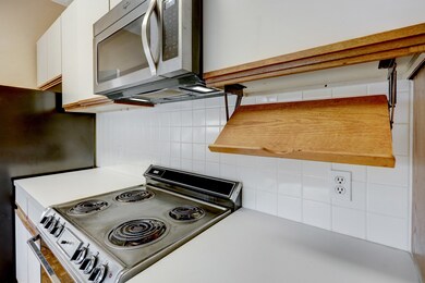 1714 Brun St unit 4, Houston, TX 77019 - photo 7