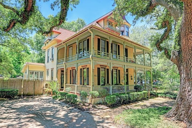 404 S Beauregard St, Alvin, TX 77511 - photo 2