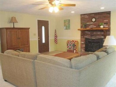 9 Judy Cir, Franklin, MA 02038 - photo 3