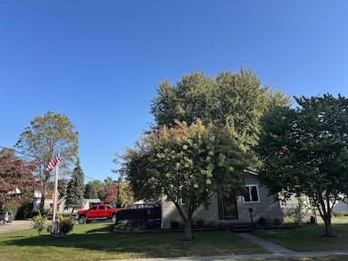 632 Pleasant St, Algonac, MI 48001 - photo 2