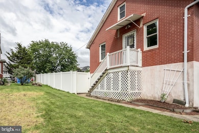 462 Penn St, Pennsburg, PA 18073 - photo 4