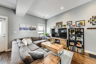 1504 W Roscoe St unit 3W, Chicago, IL 60657 - photo 4