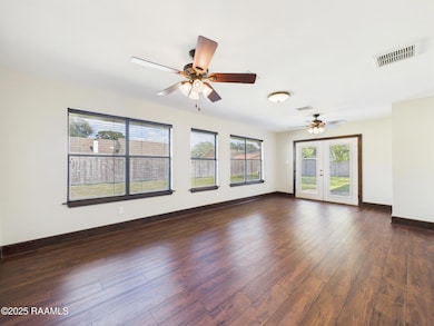 CAM04246G0-PR0177-STILL005